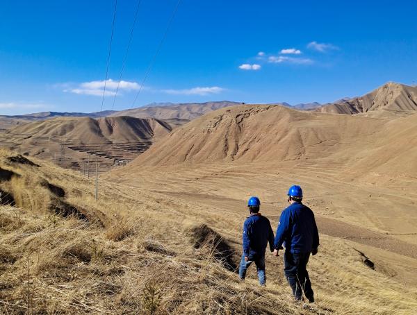 國網青海黃化化隆縣供電公司：加強線路特巡 筑牢春季防火屏障