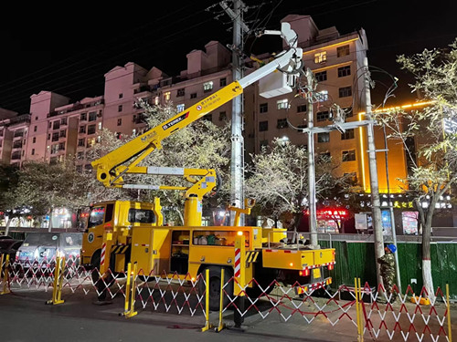 烏海電業(yè)局配電帶電作業(yè)處：堅守蒙電責任，勇戰(zhàn)寒潮