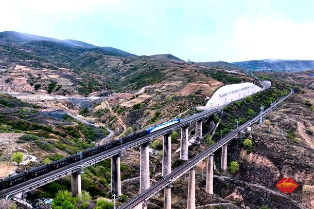 國家能源集團(tuán)朔黃鐵路貨運(yùn)量11月份超3000萬噸