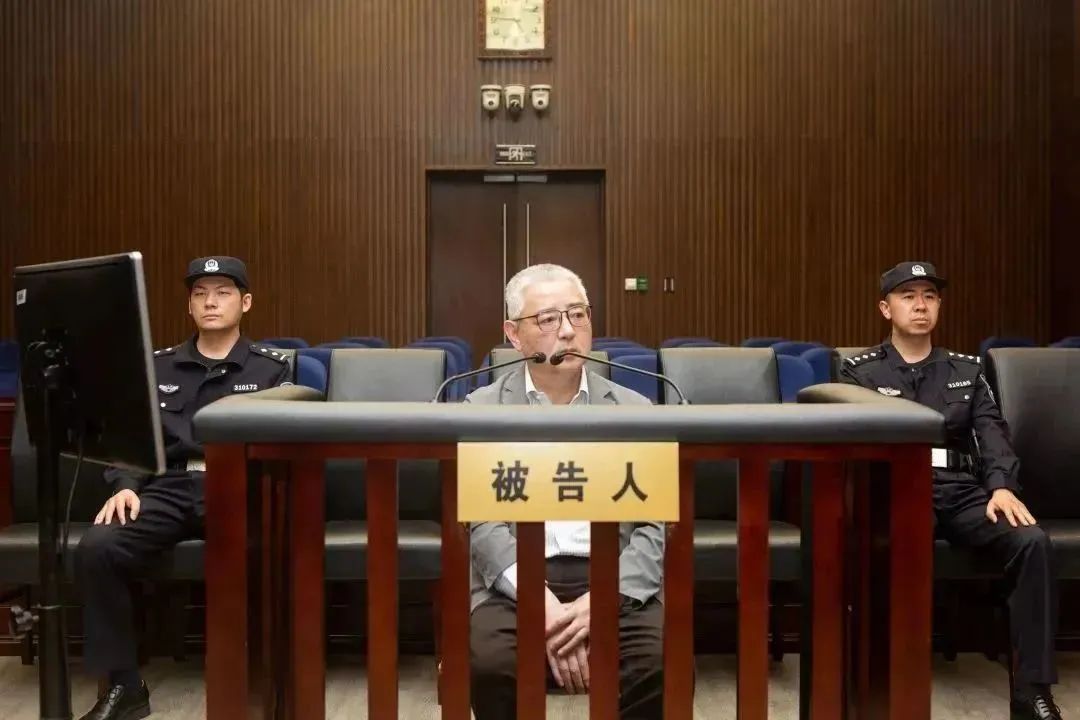 被控受賄1.56億，原上海電氣集團股份有限公司總裁、董事長鄭建華受審