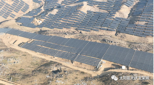 安泰科柔性太陽能光伏支架助力全國海拔最高、坡度最大光伏項目