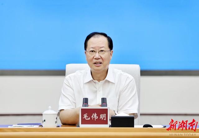 湖南省委副書(shū)記、省長(zhǎng)毛偉明與發(fā)電企業(yè)代表座談：強(qiáng)化擔(dān)當(dāng) 滿發(fā)穩(wěn)發(fā)