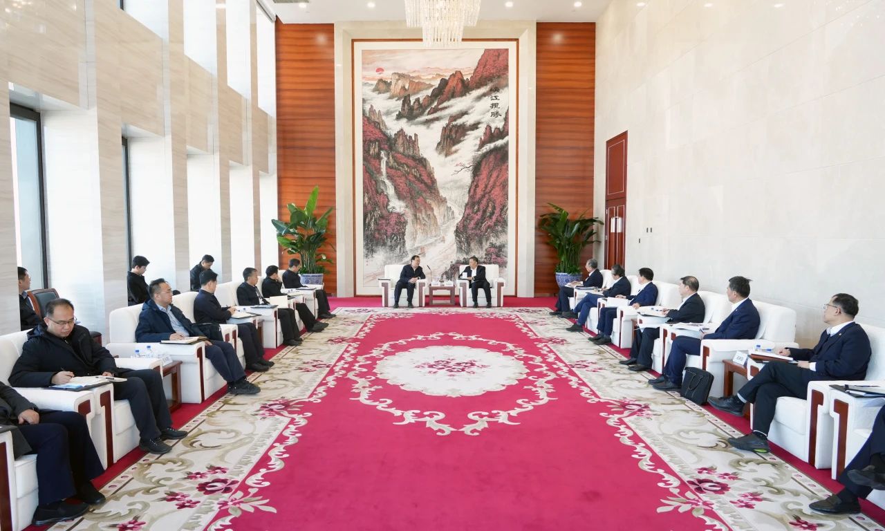 中國能建董事長宋海良、總經(jīng)理倪真與中國南水北調(diào)集團(tuán)董事長汪安南、總經(jīng)理孫志禹會(huì)談