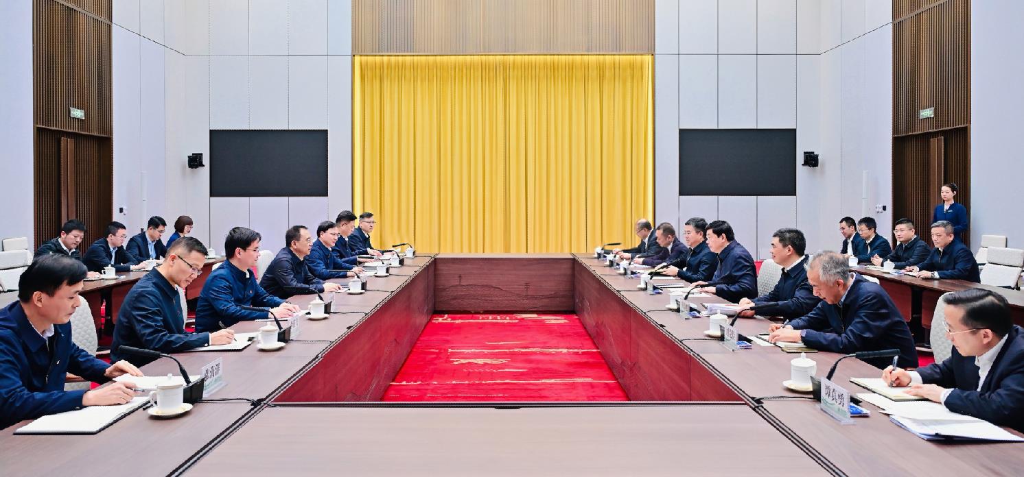 中國大唐集團董事長鄒磊、總經(jīng)理張傳江與國家電網(wǎng)董事長張智剛、總經(jīng)理龐驍剛會談