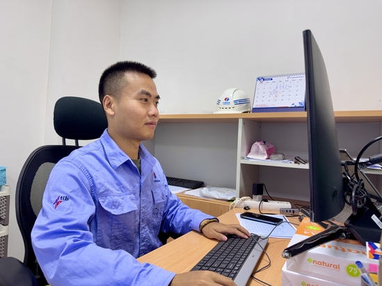 【新春走基層】春節(jié)堅守，點亮異國的奉獻之光