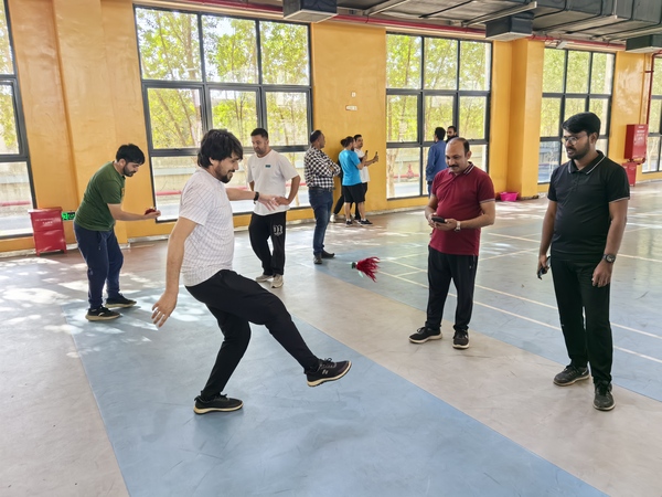【新春走基層】熱熱鬧鬧過大年，海外堅(jiān)守迎新春