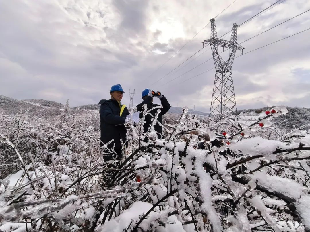 南方電網(wǎng)科技抗冰 讓冰雪“看得見、除得掉、防得住”