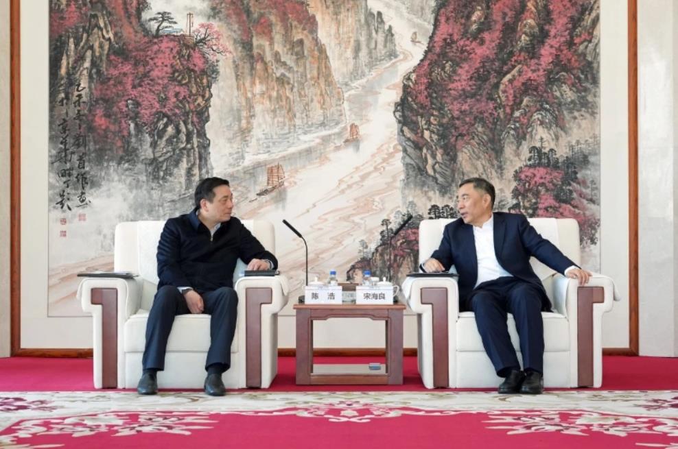 中國(guó)能建黨委書記、董事長(zhǎng)宋海良與湖州市委書記陳浩會(huì)談