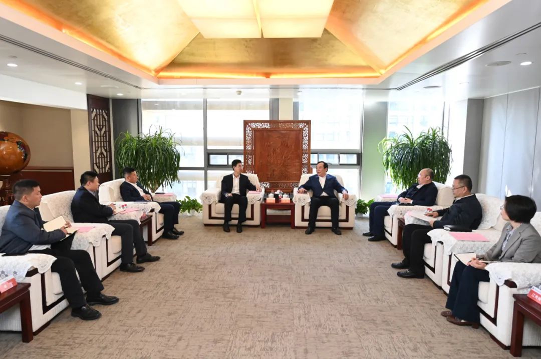 大唐國(guó)際黨委書記、董事長(zhǎng)李凱會(huì)見中建五局黨委書記、董事長(zhǎng)田衛(wèi)國(guó)